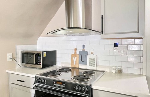 High Point House | Serenity Studio · Adorable & Spacious Studio with Full Kitchen