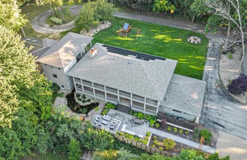 Saint Joseph House | Serenity Woods Family Retreat