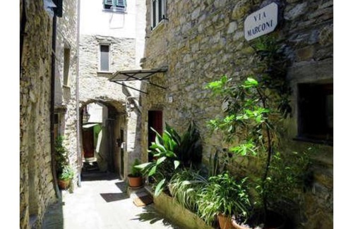 Pietrabruna House | Sergeant House