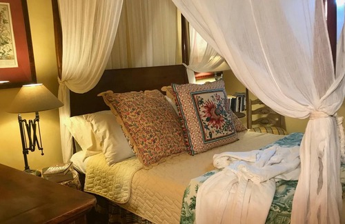 Sermoneta Villa | Sermoneta, Historic Stone Village House with Pool, in a Medieval Hill Town Close to Rome and Naples