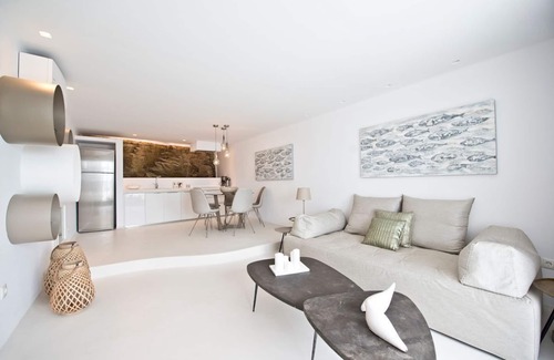 Tourlos Villa | Serpentine Suite - One Bedroom Villa, Sleeps 4