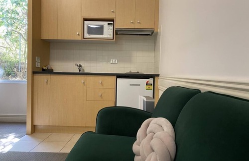 Kew Apartment | Service Apartments near Kew Juction