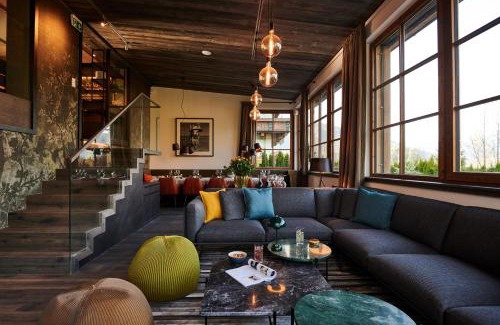 Kaprun Ski Chalet | Serviced Luxury Chalet Evi, Ski-in Ski-out