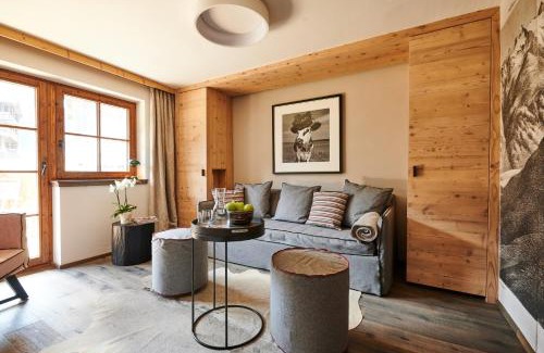 Kaprun Ski Chalet | Serviced Luxury Chalet Evi, Ski-in Ski-out