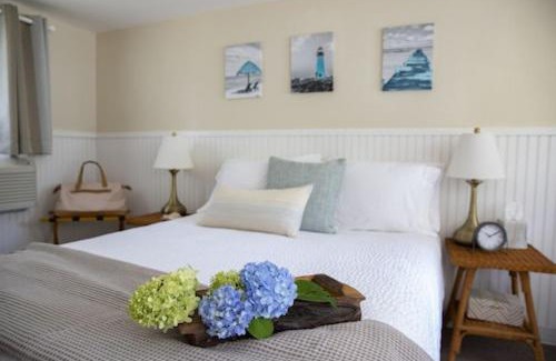 East Dennis Hotel | Sesuit Harbor House
