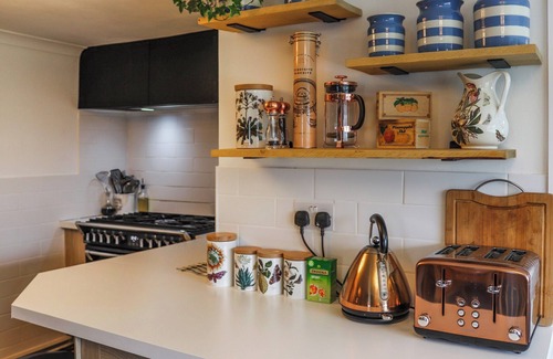 Caernarfon Cottage | Set in the most fantastic elevated position, with simply stunning views.