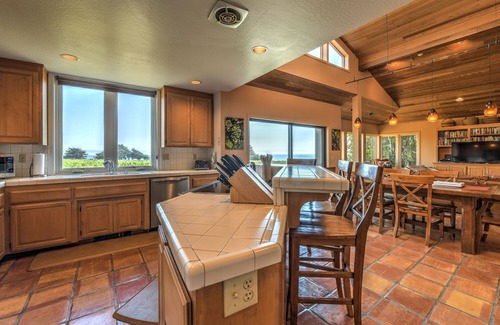 Sea Ranch House | Set on a lovely meadow 200 yards from the beach