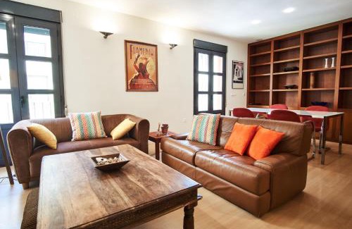 Los Remedios Apartment | Setefilla Deluxe Suite by Valcambre