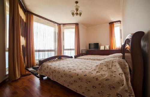 Tsamakaberd House | Sevan Villa