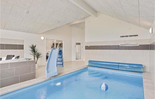 Spøttrup House | Seven-Bedroom Holiday Home In Spottrup