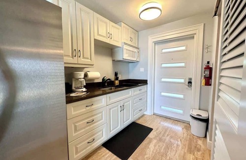 Northwest Point Condo | Seven Mile View #3A - Oceanfront Studio & Pool