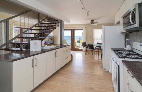 Northwest Point Condo | Seven Mile View #4 - 2 BR Oceanfront Condo & Pool