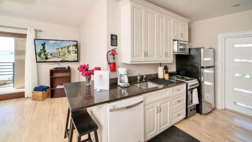 Northwest Point House | Seven Mile View Condo #3B