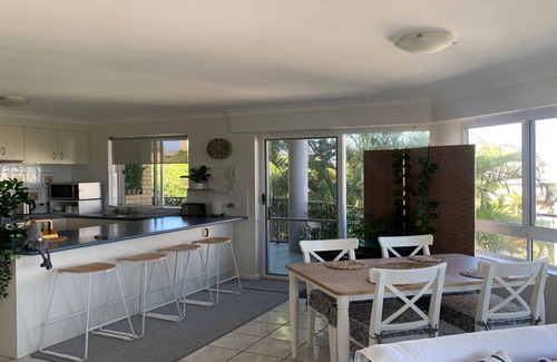 Caloundra Apartment | Seven Seas Unit 5 Caloundra QLD