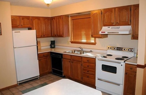 Seven Springs Condo | Seven Springs 2 Bedroom Standard Condo, Sleeps 10! by RedAwning - Save 10% on 3 Nights, 15% on 5 Nights!