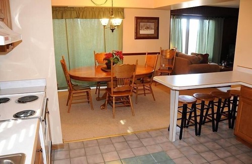 Seven Springs Condo | Seven Springs 2 Bedroom Standard Condo, Sleeps 10! by RedAwning - Save 10% on 3 Nights, 15% on 5 Nights!