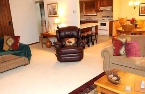 Seven Springs Condo | Seven Springs 2 Bedroom Standard Condo, Sleeps 10! by RedAwning - Save 10% on 3 Nights, 15% on 5 Nights!