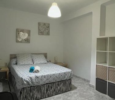 Camas Apartment | Sevilla Apartamento en Camas a minutos del centro de Sevilla Wifi