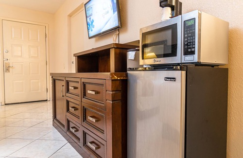 Kissimmee Hotel | Sevilla Inn - Near Medieval Times