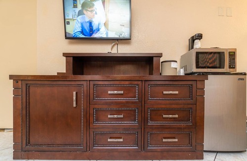 Kissimmee Hotel | Sevilla Inn - Near Medieval Times