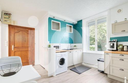Forges-les-Bains Apartment | Sezane