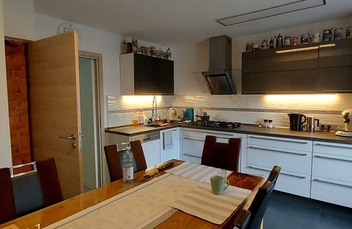 Duerrwangen Apartment | Shadow corner