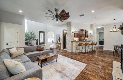 Shady Shores House | Shady Shores Lake House - Hot Tub Dog-Friendly