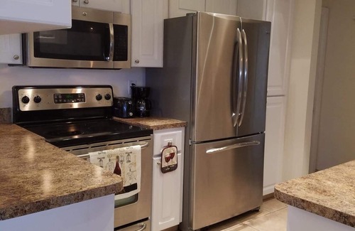 Venice Gardens House | Shady South Venice Getaway Summer Special Jun 1- Aug 31 20% off nightly