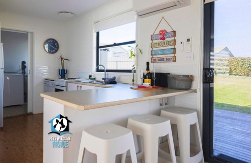 Goolwa Beach House | Shaka – Seaside Retreat with Relaxing Vibes and Beach Access