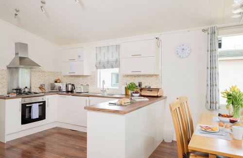Tiddington Ski Chalet | Shakespeare Lodge Pet Friendly