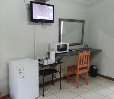 Ga-Segonyana House | Shalom Guesthouse