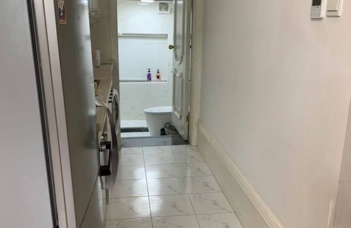 Xuhui Apartment | Shanghai Cozy 1-bedroom and 1-living room near Wukang Road