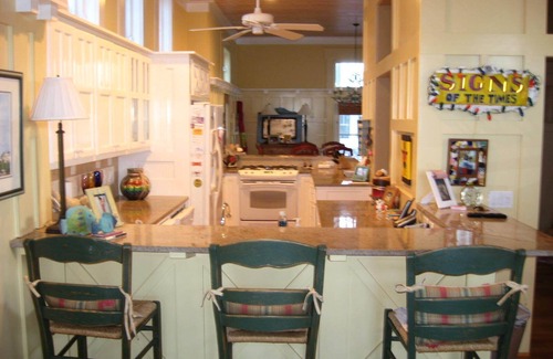 Sunnyside House | Shangri-La! Incredible Beachfront home with Guest house. 6BR, Pets considered.