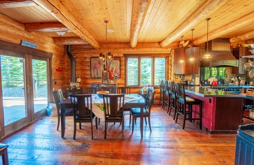 Troy Cabin | Shangrilog - Cabin with Mountain View & Lake Front Property