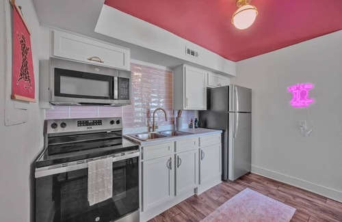 Buena Vista Apartment | Shania Twain Themed Apartment!