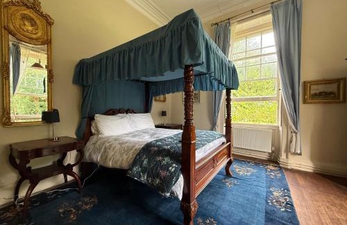 Parteen House | Shannon River House & Gardens