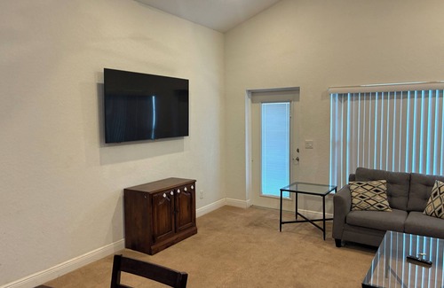 Tavares Condo | Shantiniketan I 10/2810/50 minutes to the Disney 2 mile to down town Tavares.