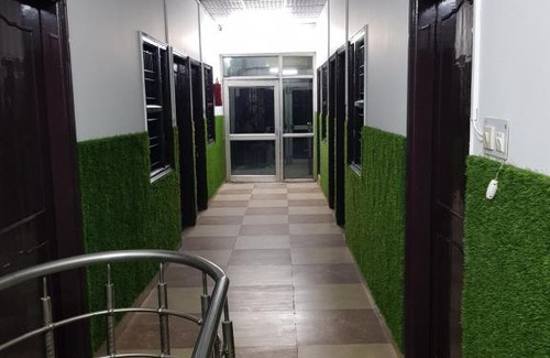 Ghaziabad Hotel | Sharda Hotel by WB Inn