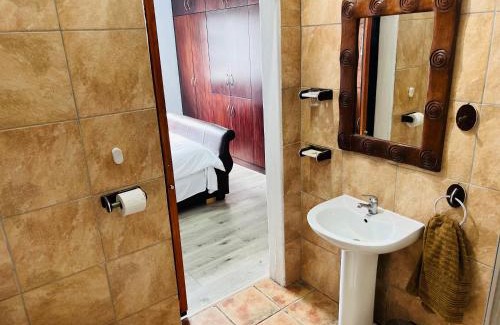 Wynberg Apartment | Sharods Self-catering Guesthouse
