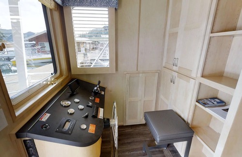 Lakehead Boat Rental | Shasta Marina at Packers Bay Sumerset Houseboat.