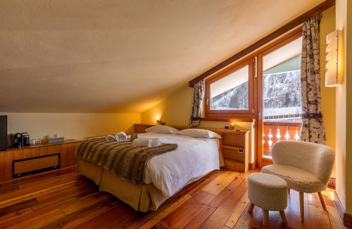 Entreves Hotel | Shatush Hotel