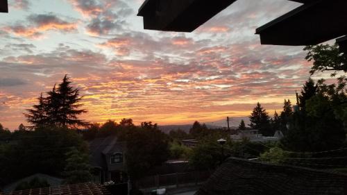Shaughnessy House | Shaughnessy Heritage Manor on Vancouver's Westside free housekeeping optional