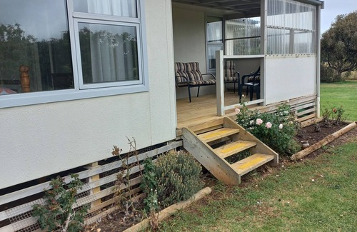 Yambuk House | Shaw View Cottage,nBeautiful cosy cottage central to many tourist destinations