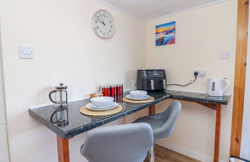 Westbrook Court Cottage | SHED YOUR BLUES, romantic, with a garden in Kington
