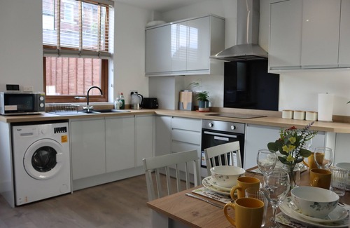 Hillsborough Apartment | Sheffield 4-bedroom house free parking