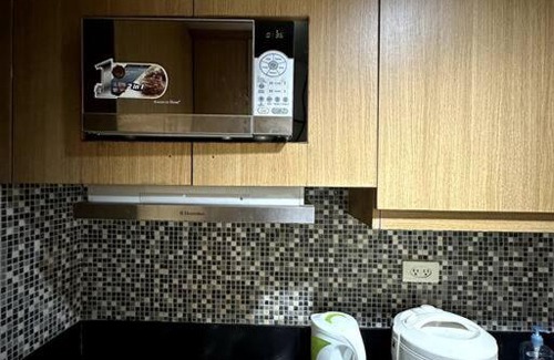 Barangay 76 Apartment | Shell res nr MOA 2BR free parking