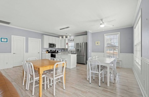 Ash House | Shellabration House-5BR/4BA *2nd Row* Pool