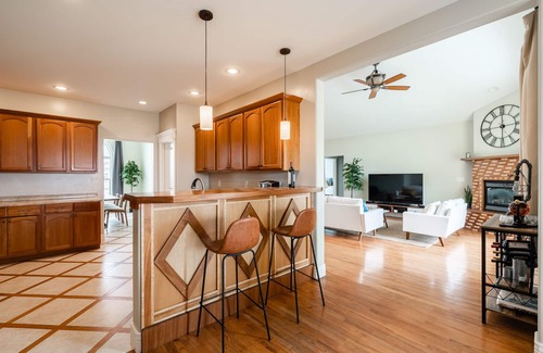 Four Corners House | Shelter Grove-30 day rental or longer in the Four Corner area with a hot tub!