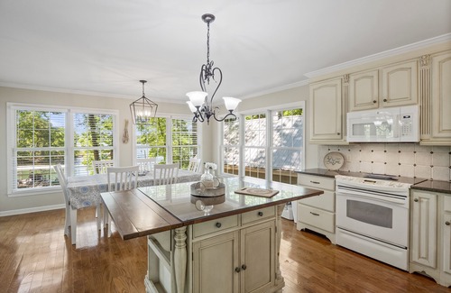 Jasper House | Sheltered Cove: 4 BR, 3 BA in Jasper, Sleeps 12