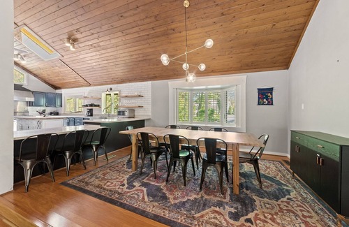 Mount Jackson Ski Chalet | Shenandoah Getaway Retreat w/Firepit + Grill